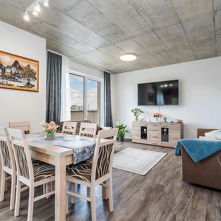 Perla Hradce 401 Apartment Hradec Kralove Bagian luar foto