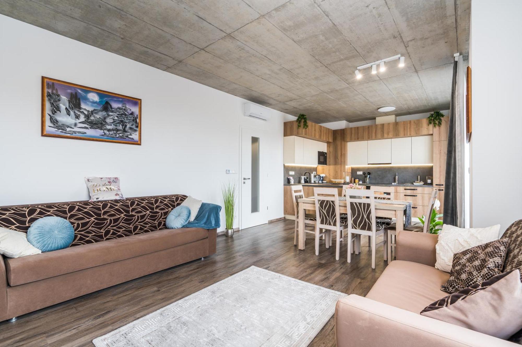 Perla Hradce 401 Apartment Hradec Kralove Bagian luar foto