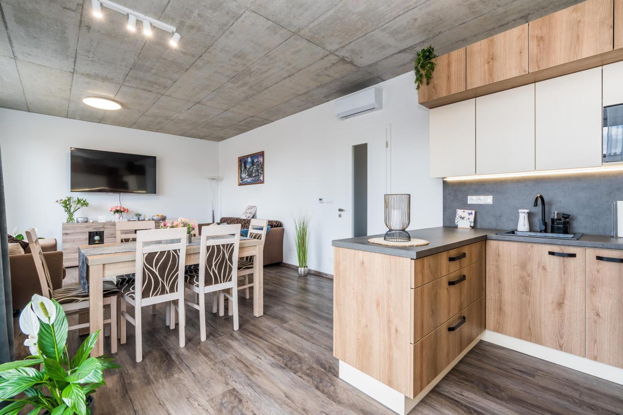 Perla Hradce 401 Apartment Hradec Kralove Bagian luar foto