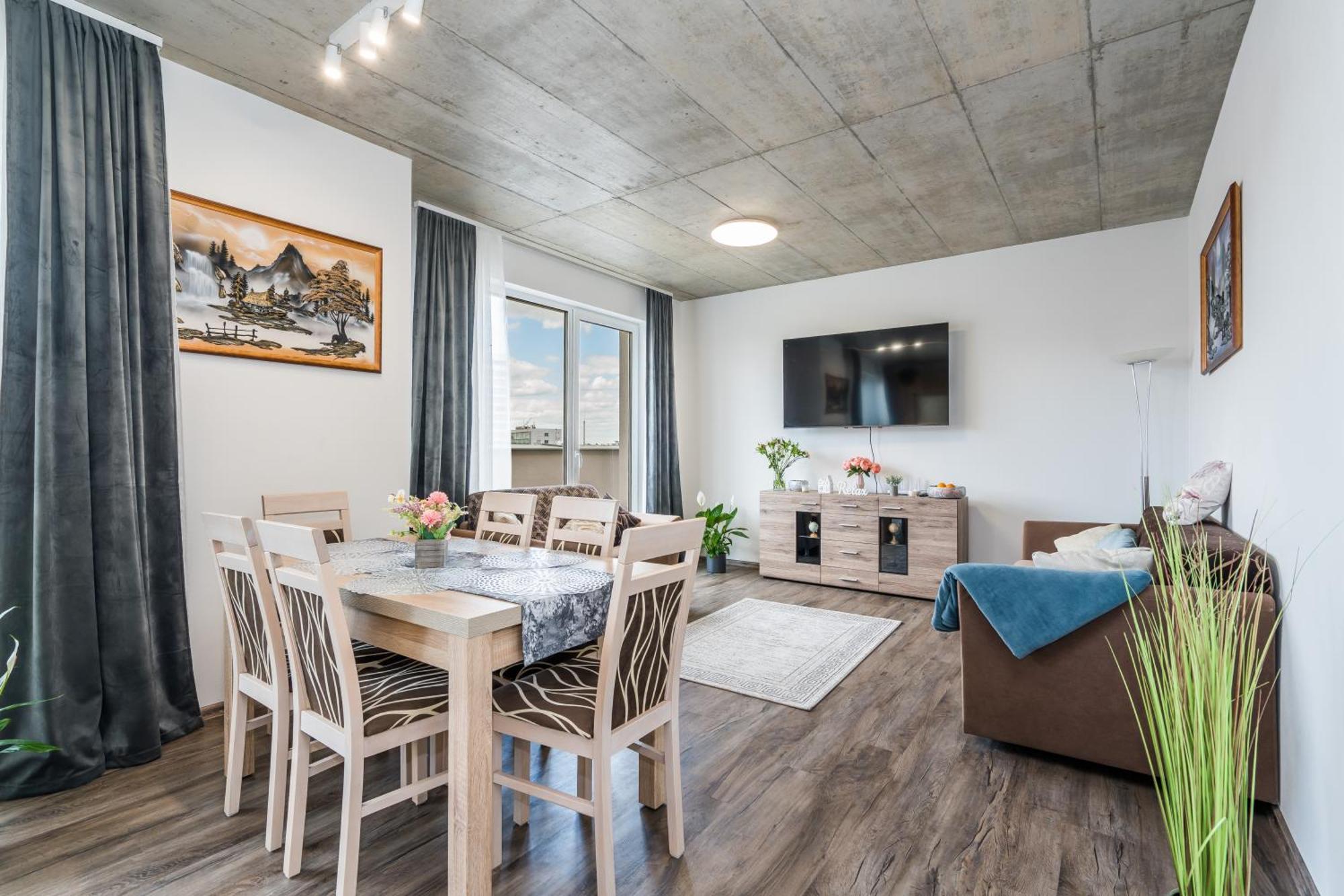 Perla Hradce 401 Apartment Hradec Kralove Bagian luar foto