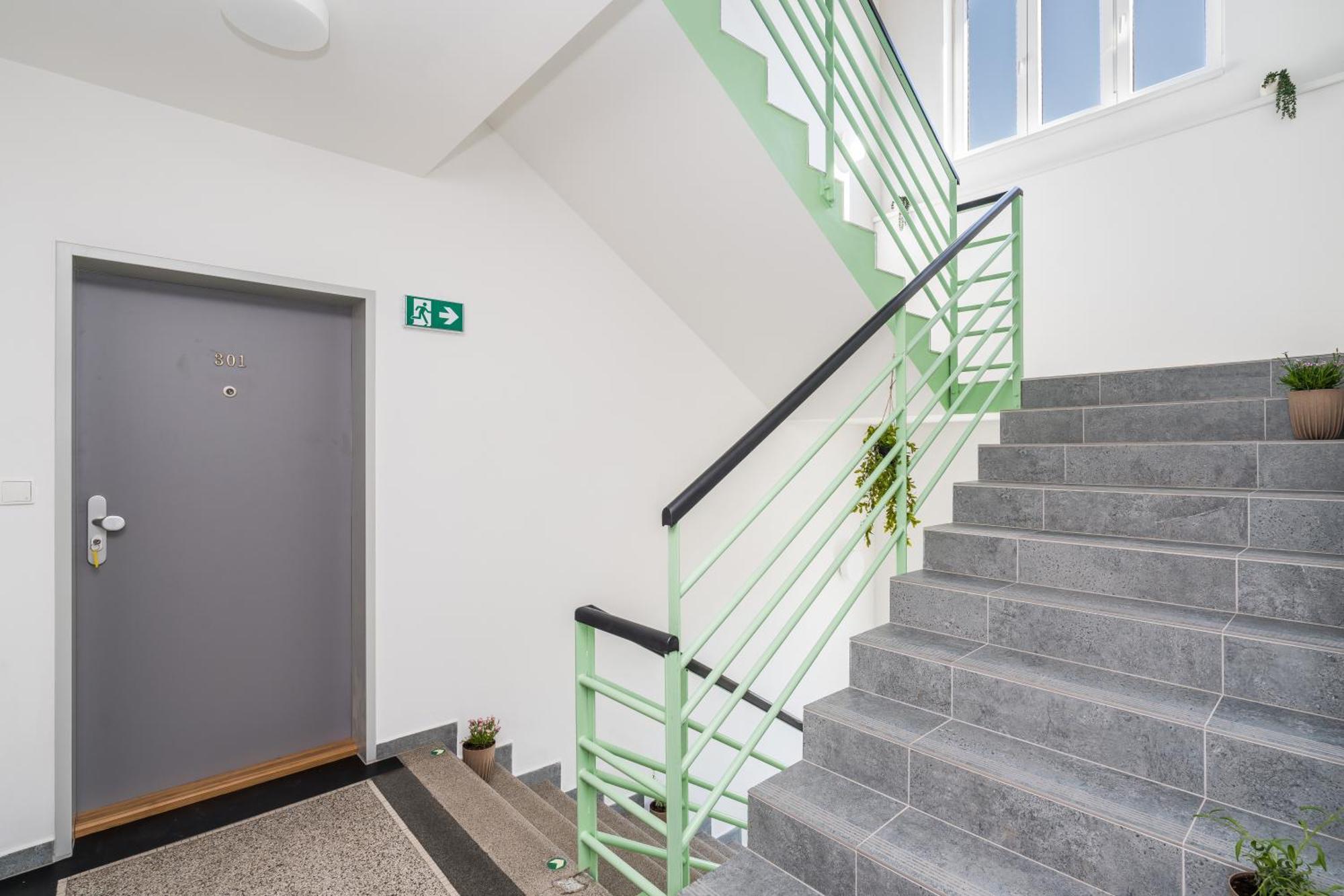 Perla Hradce 401 Apartment Hradec Kralove Bagian luar foto