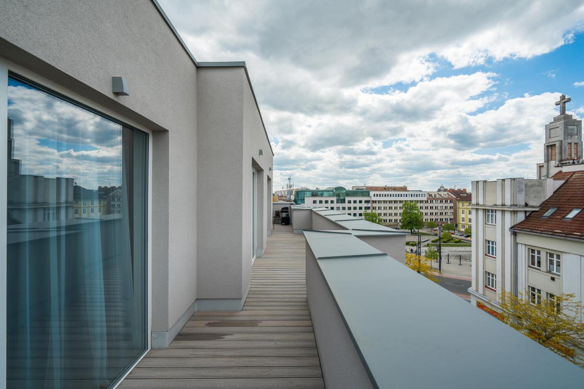 Perla Hradce 401 Apartment Hradec Kralove Bagian luar foto